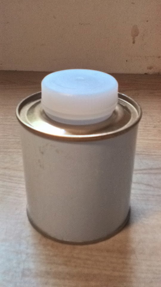 Lon thiếc 250ml nắp nhựa trắng